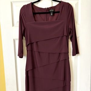 White House Black Market stunning Wine “Instantly Slimming” Tiered Dress